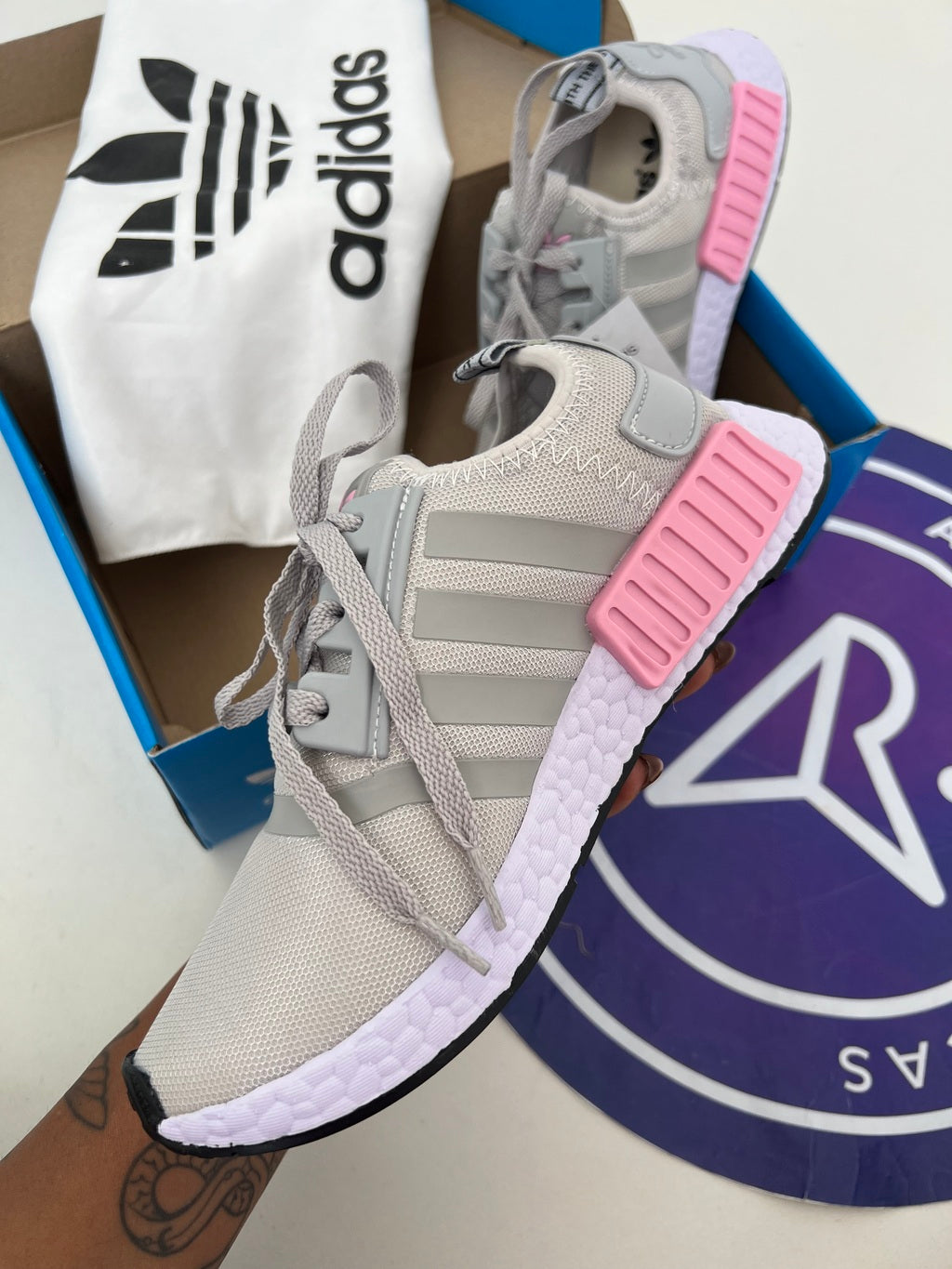 Adidas NMD Básico - Cinza/Rosa