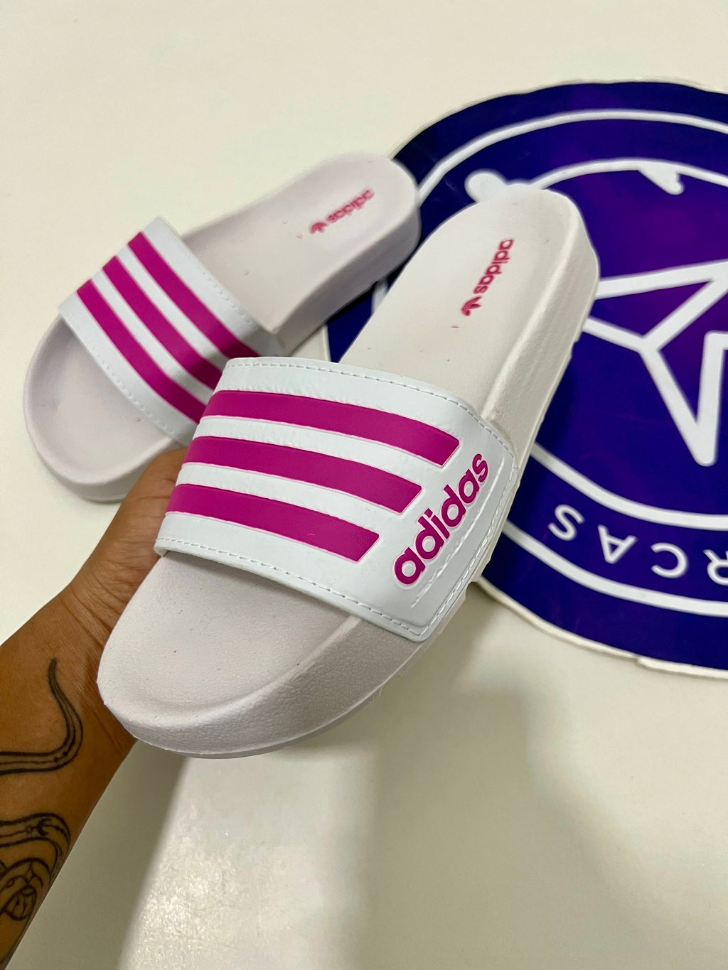 Sandália Slide Adidas - Branca/Rosa